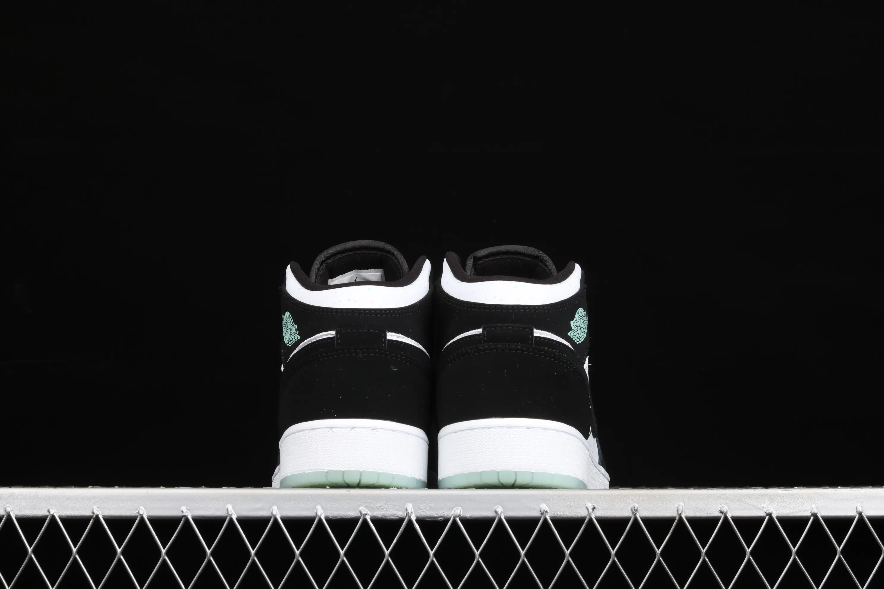 All categories Air Jordan Jordan series basketball shoes Air Jordan 1 Mid Air Jordan 1 Mid AJ1 Joe 1 black and white color luminous starry mid-top BQ6931-103